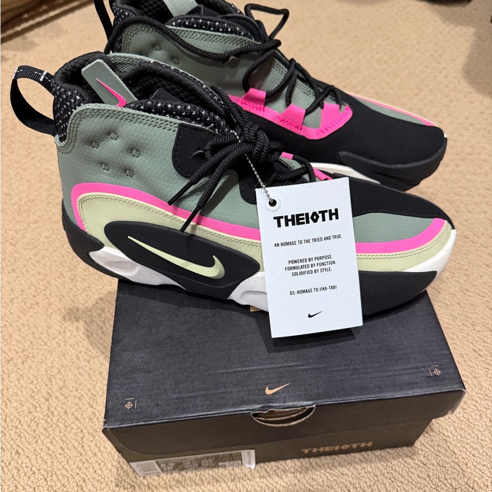 Nike Men’s Sneakers - Black, Pink, Green